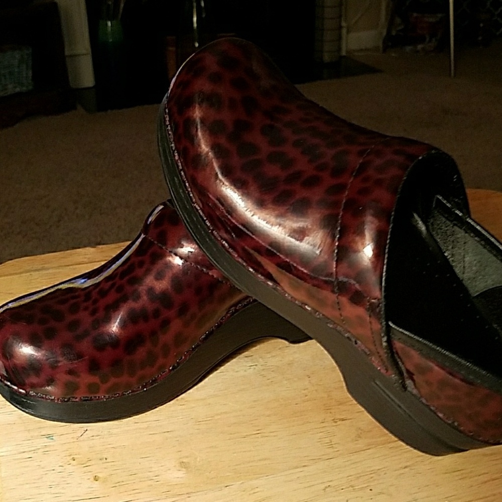 Dansko leopard print shoes